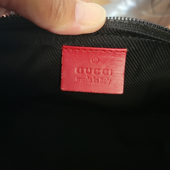 Authentic Gucci Boat Pochette 039•11032123 - Picture 15 of 17